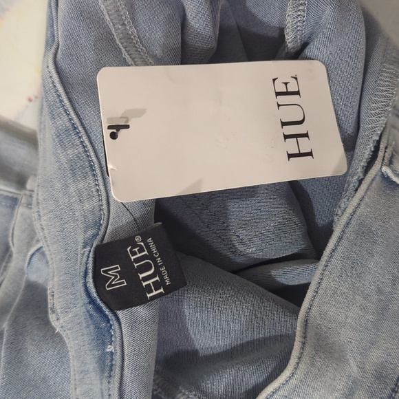 NWT HUE Light Wash Frayed Hem Women Pullon to Denim Skimmer Leggings (Medium) - Picture 12 of 12